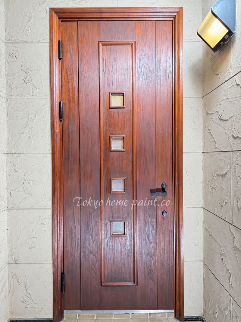 調布市、木製玄関ドアをオイル塗装で仕上げました、施工完了