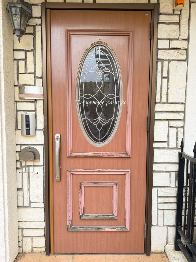 再塗装不可能とされていたYAMAHA系意匠の特殊構造玄関ドア 施工前