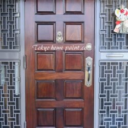 埼玉県浦和市ヤマハ玄関ドア塗装１か月以上に渡りオイルを取り除き（ウレタンクリアー仕上げに成功）